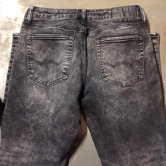 American Eagle mens jeans. Size 31x30 2 pairs - Picture 7 of 8